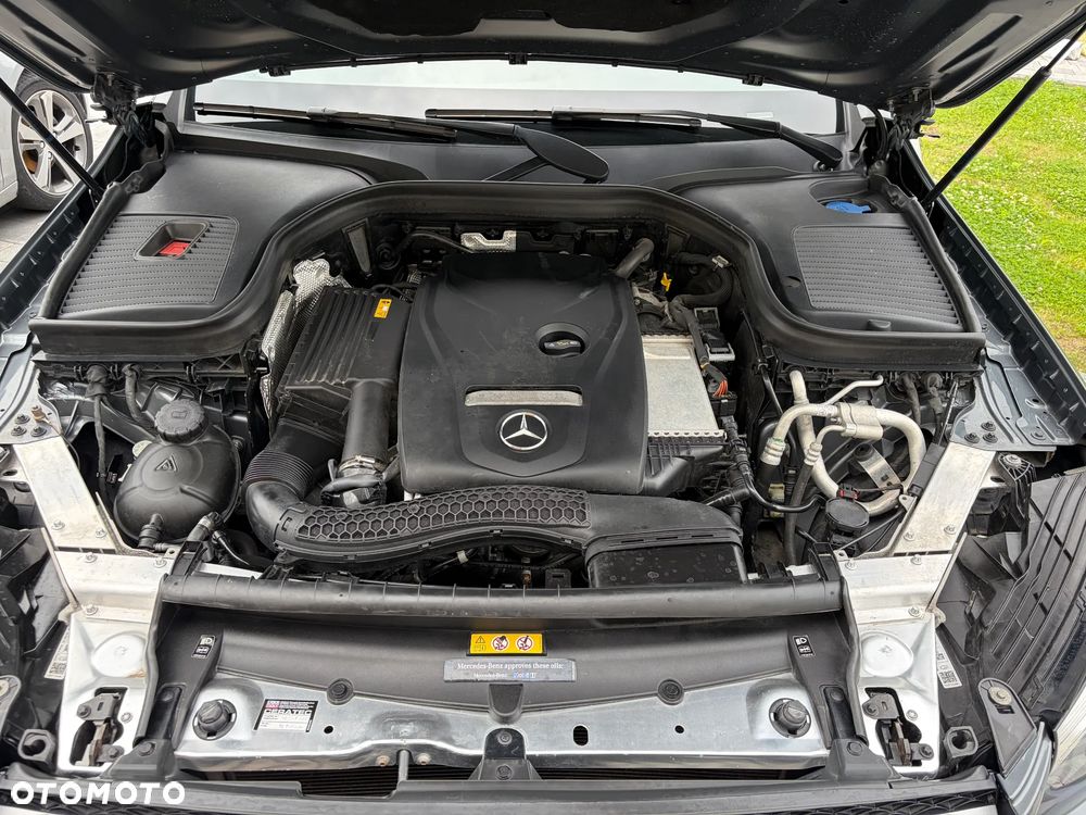 Mercedes-Benz GLC 300 4Matic 9G-TRONIC AMG Line - 20
