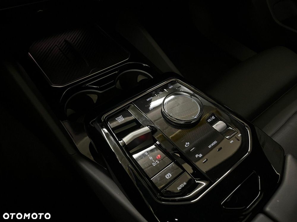 BMW Seria 5 520d xDrive mHEV M Sport - 30