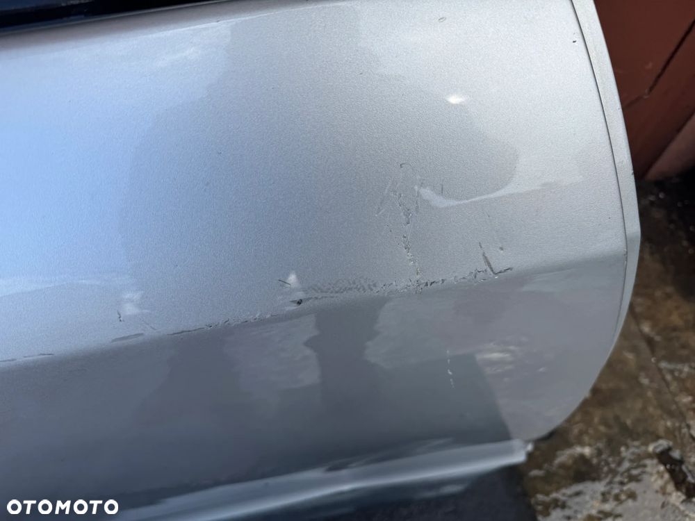 Drzwi prawe Renault Megane III KOMBI tył OE - 2