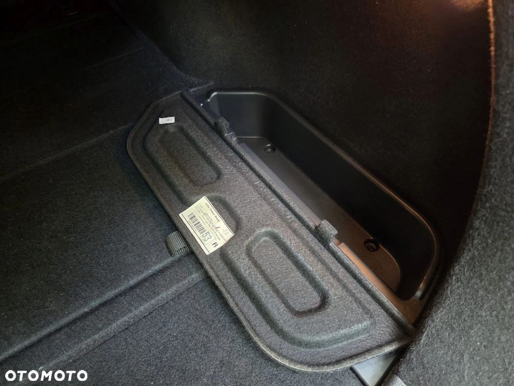 Hyundai i30 1.6 D Classic + - 15
