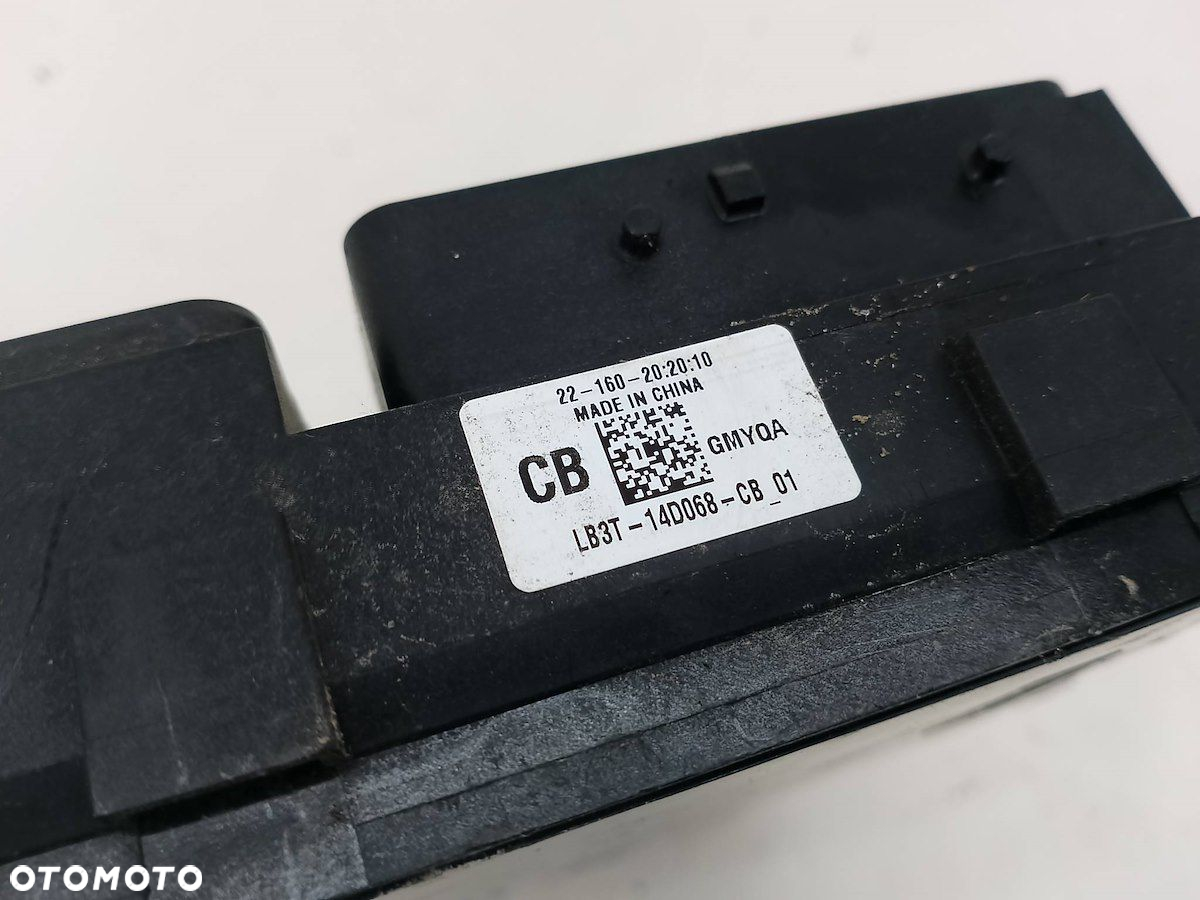 SKRZYNKA BEZPIECZNIKÓW FORD RANGER V ( 19-23 ) LB3T-14D068-CB 2.0 - 4