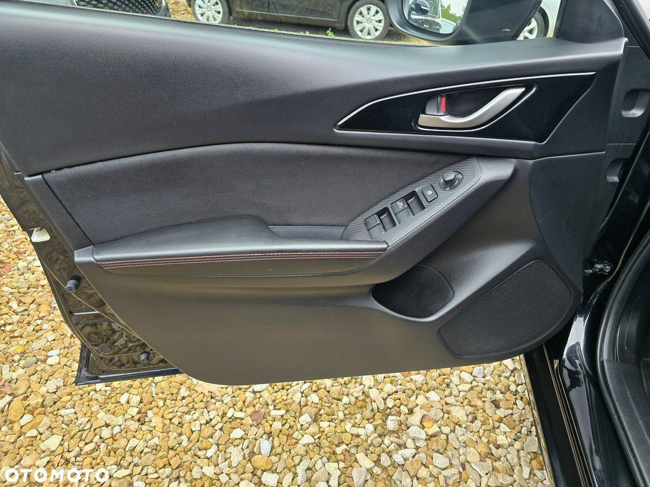 Mazda 3 SKYACTIV-G 120 NAKAMA - 23