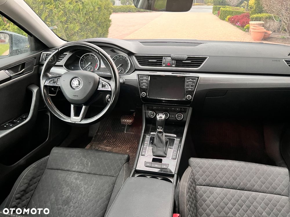 Skoda Superb 2.0 TDI Active DSG - 8