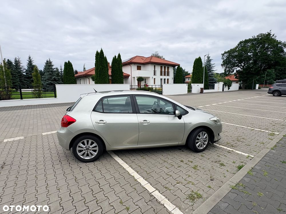 Toyota Auris 1.4 VVT-i Luna - 3