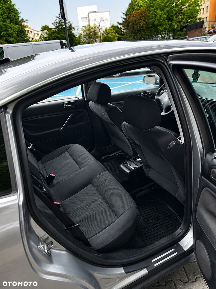 Volkswagen Passat 1.9 TDI Comfortline - 7