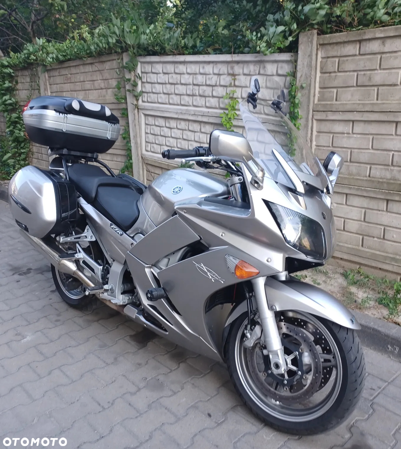 Yamaha FJR - 2