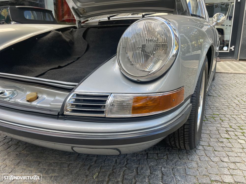 Porsche 911 Série F - 18