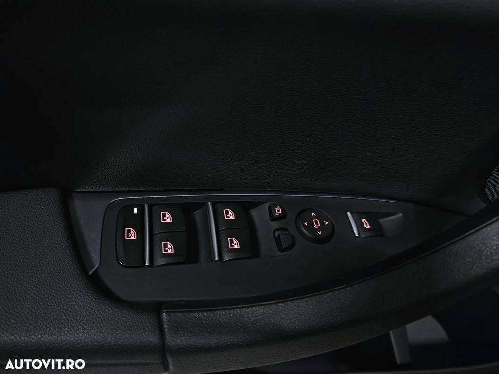 BMW X4 xDrive20i Aut. Advantage - 32