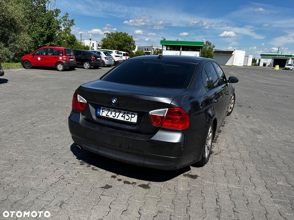 BMW Seria 3 320i - 3