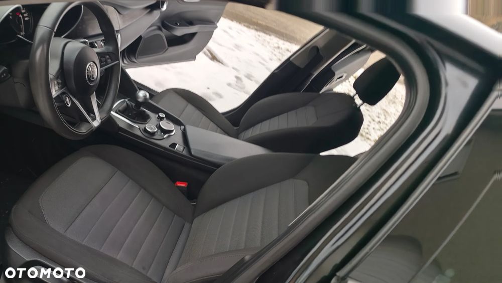 Alfa Romeo Giulia 2.2 D Turbo Super - 4