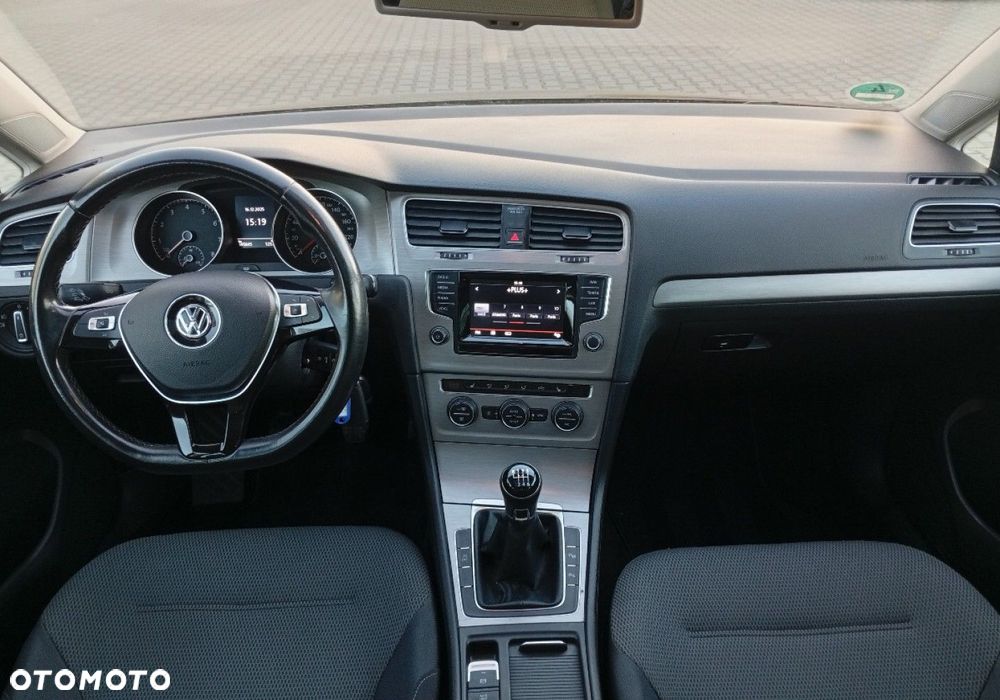 Volkswagen Golf - 23