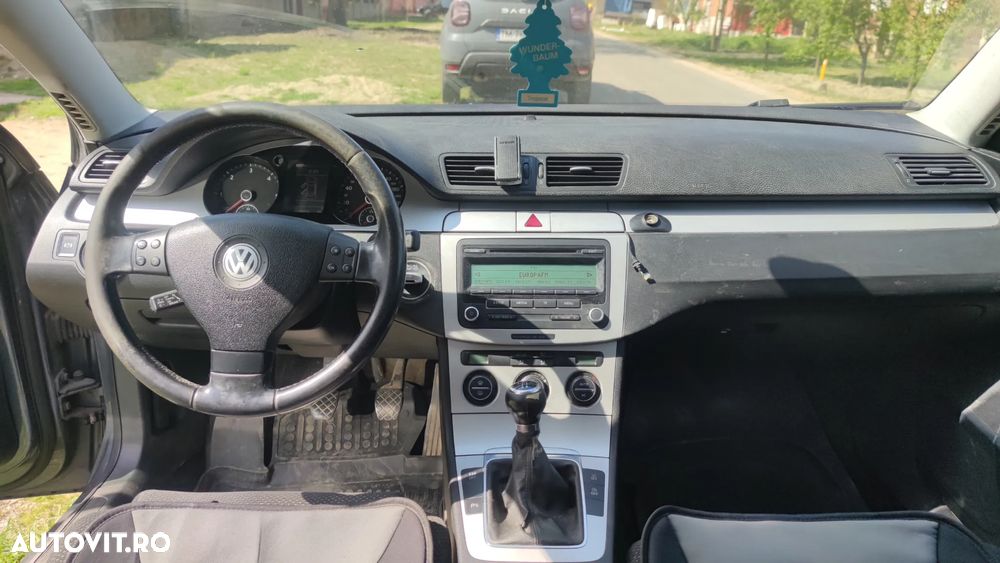 Volkswagen Passat 2.0TDI Trendline DPF Bluemotion Technology - 4