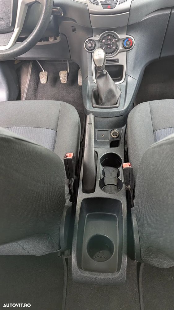 Ford Fiesta 1.25i Ambiente - 11