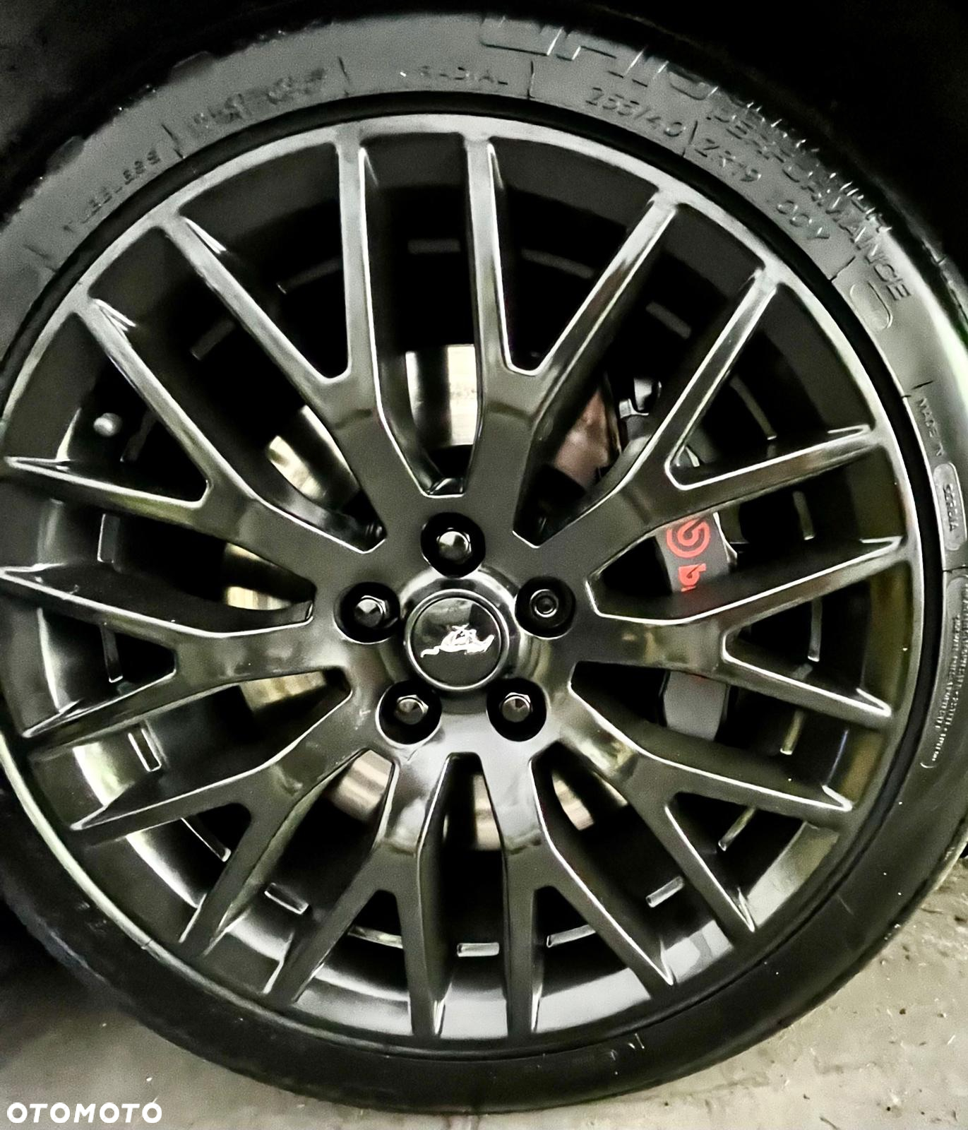 Ford Mustang - 8