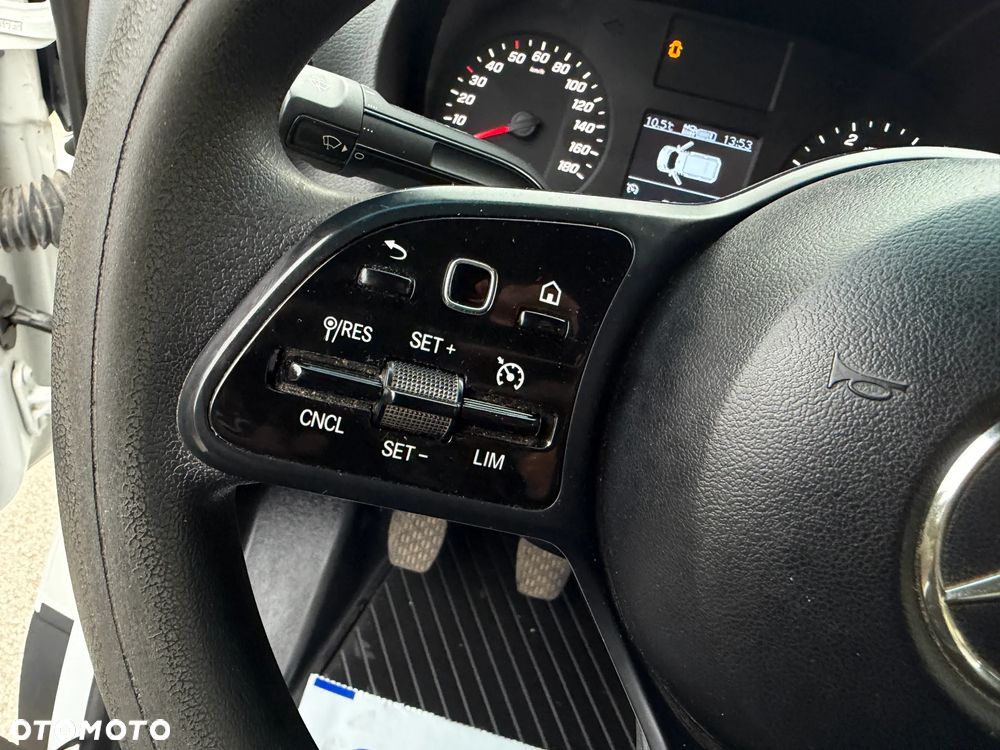 Mercedes-Benz SPRINTER - 25