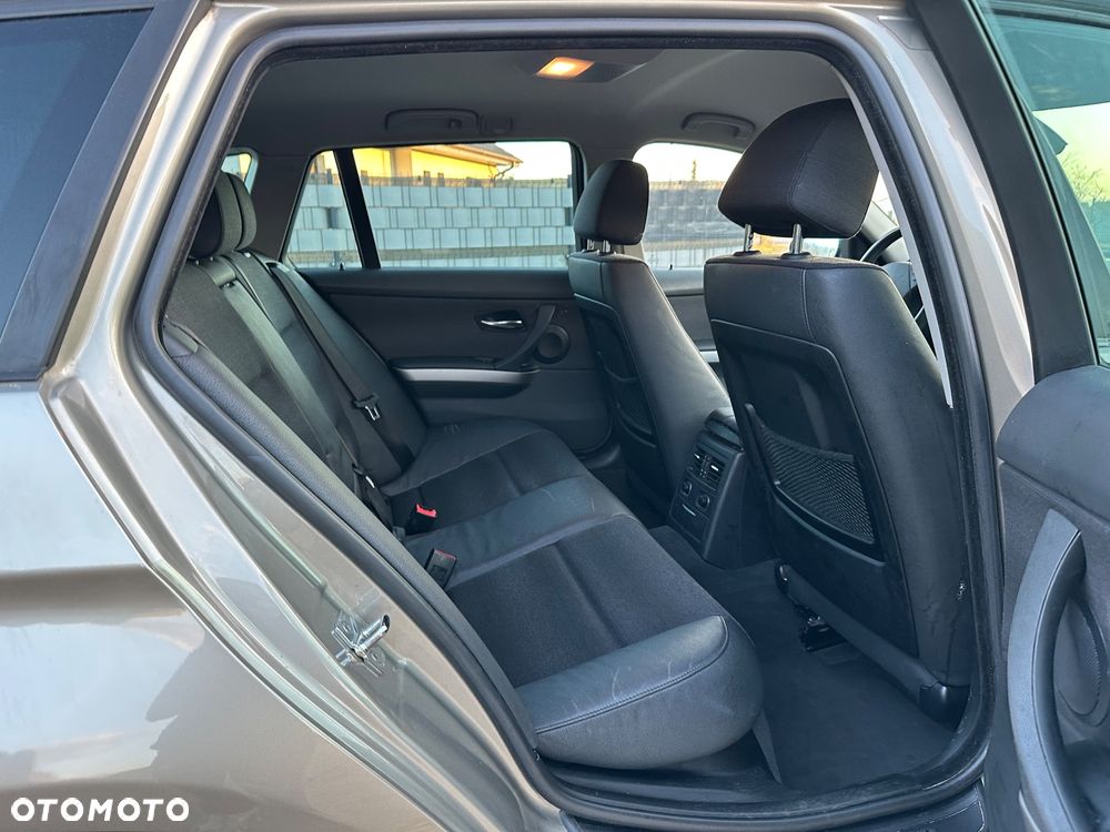 BMW Seria 3 318i Edition Lifestyle - 17