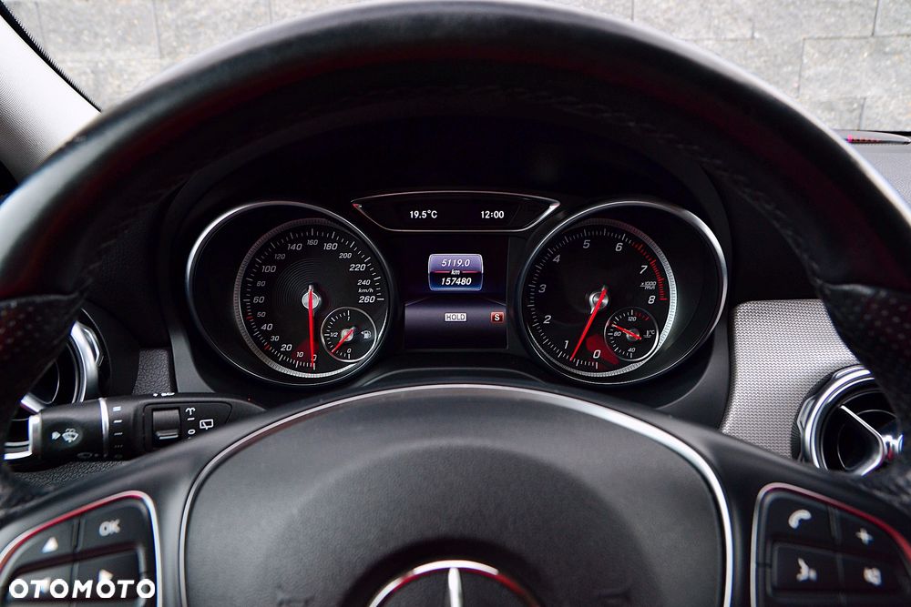Mercedes-Benz GLA 200 Urban - 20