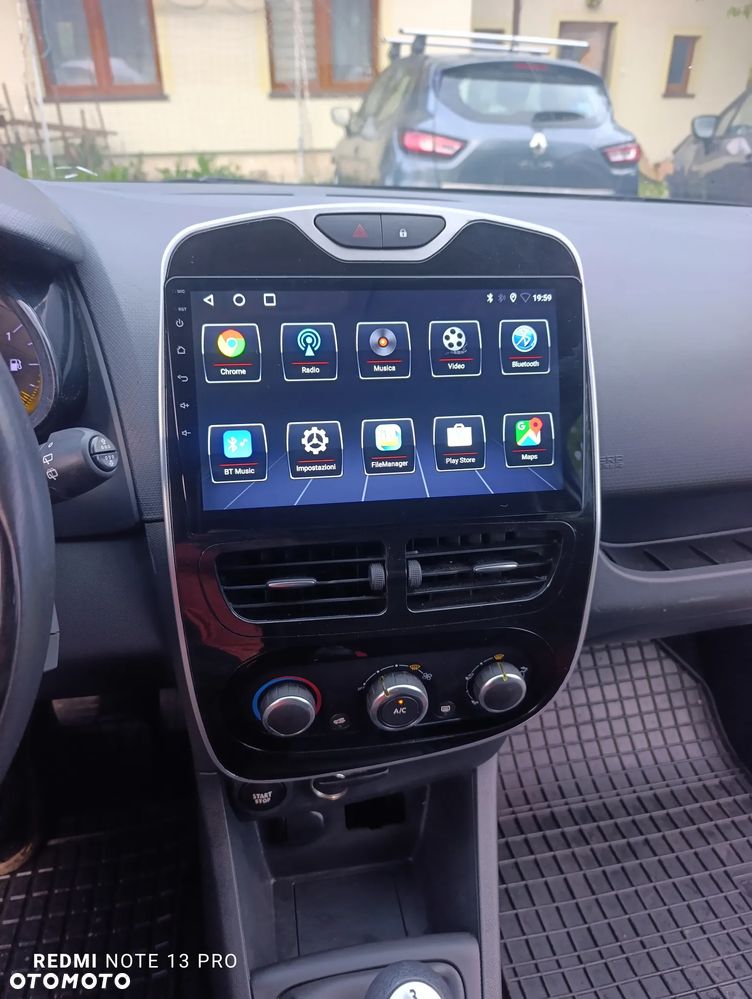 Renault Clio 1.2 16V 75 LIMITED - 21