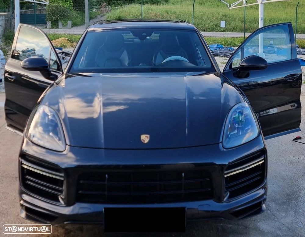 Porsche Cayenne Turbo S E-Hybrid - 4