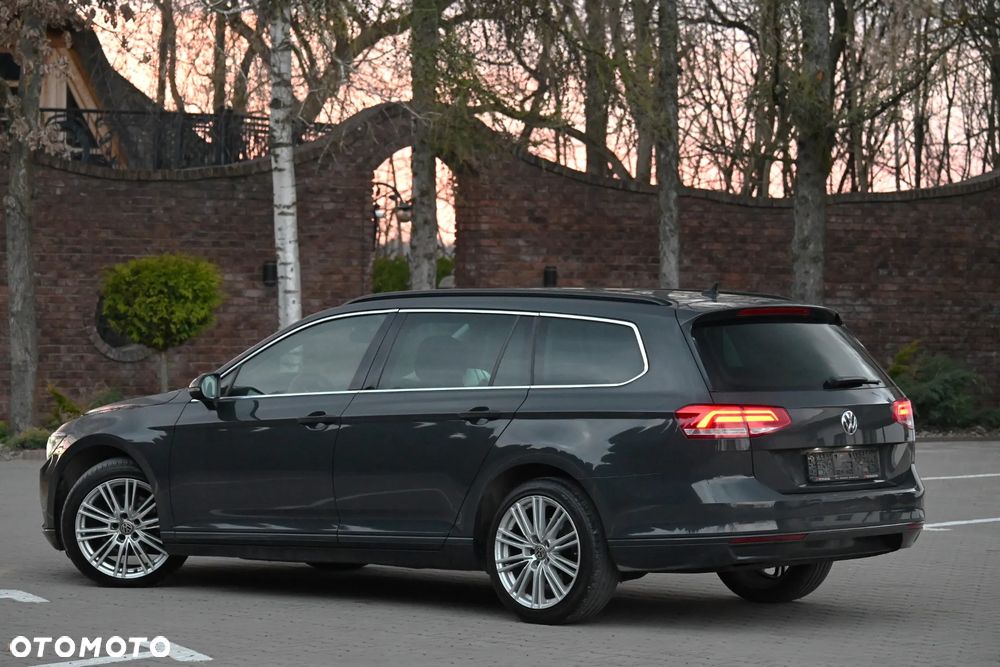 Volkswagen Passat 2.0 TDI SCR DSG Elegance - 18