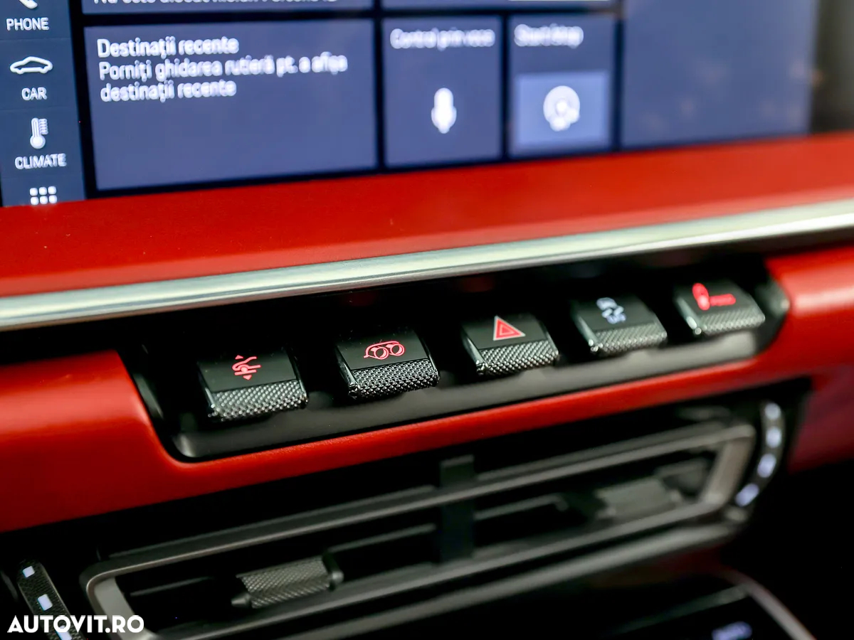 Porsche 911 Carrera 4S - 27