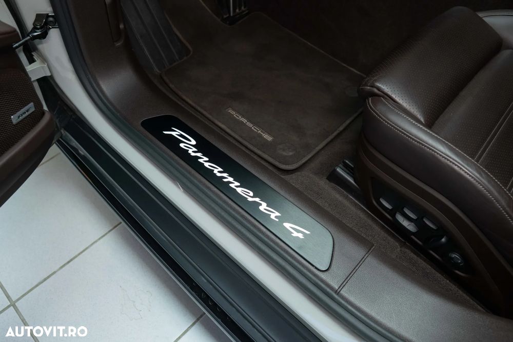 Porsche Panamera 4 E-Hybrid Executive - 31