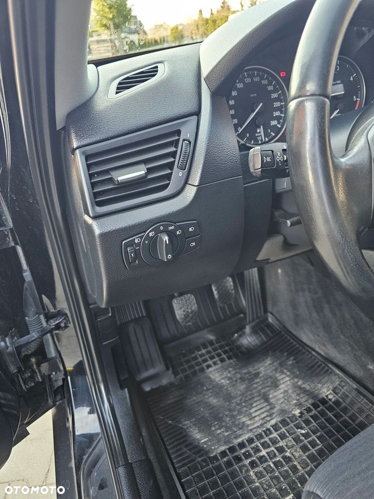 BMW X1 xDrive18d xLine - 16