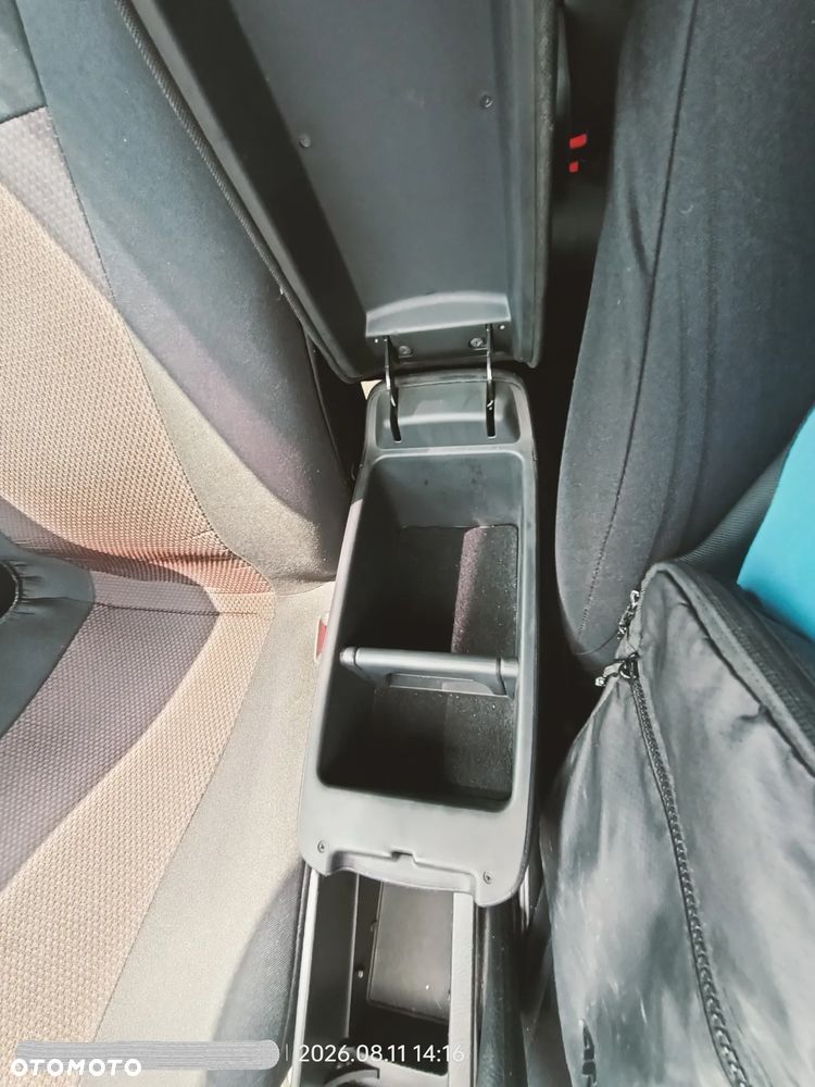 Toyota Avensis 2.0 D-4D Sol - 29