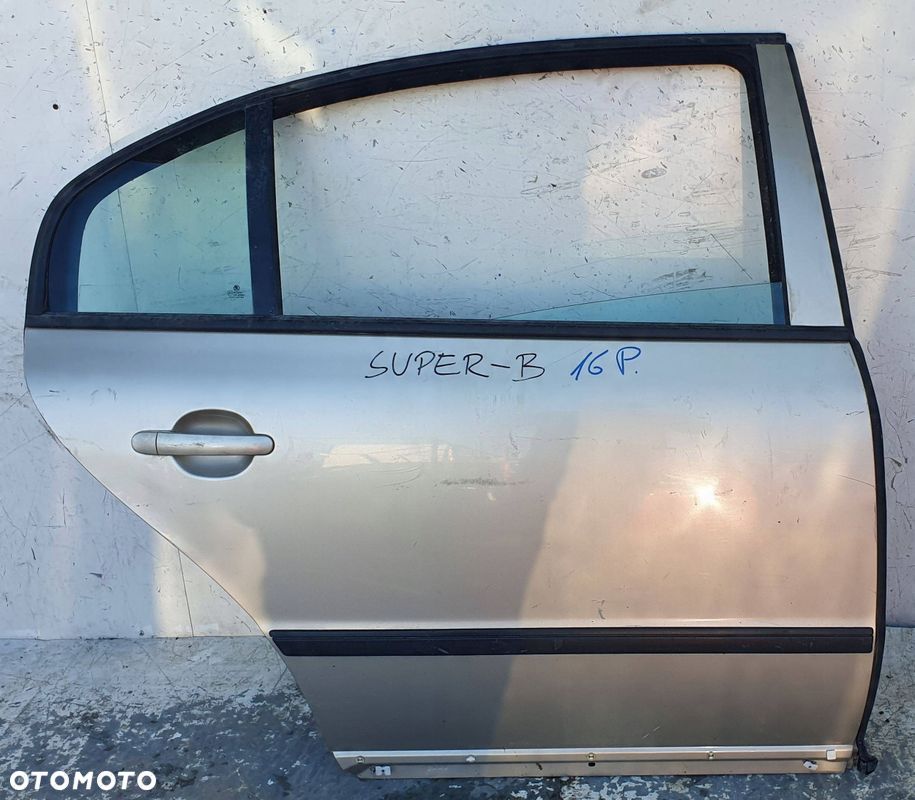 Skoda Superb 3U 1 I -08 drzwi prawe tylne tył € - 1