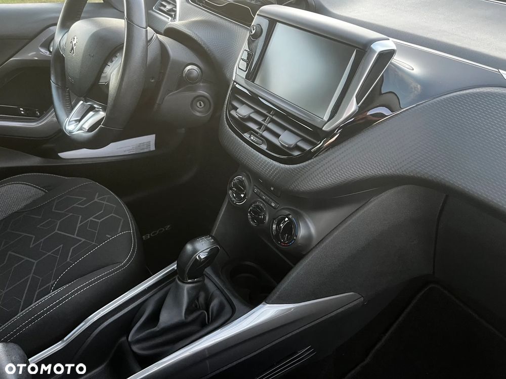 Peugeot 2008 PureTech 82 Allure - 19