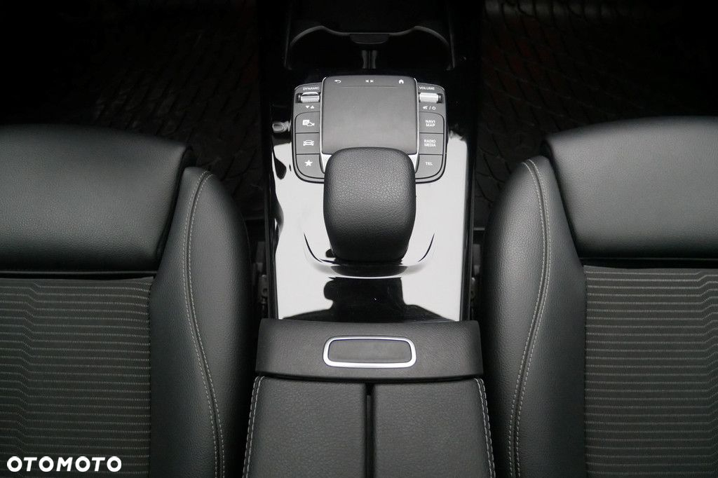 Mercedes-Benz CLA - 11