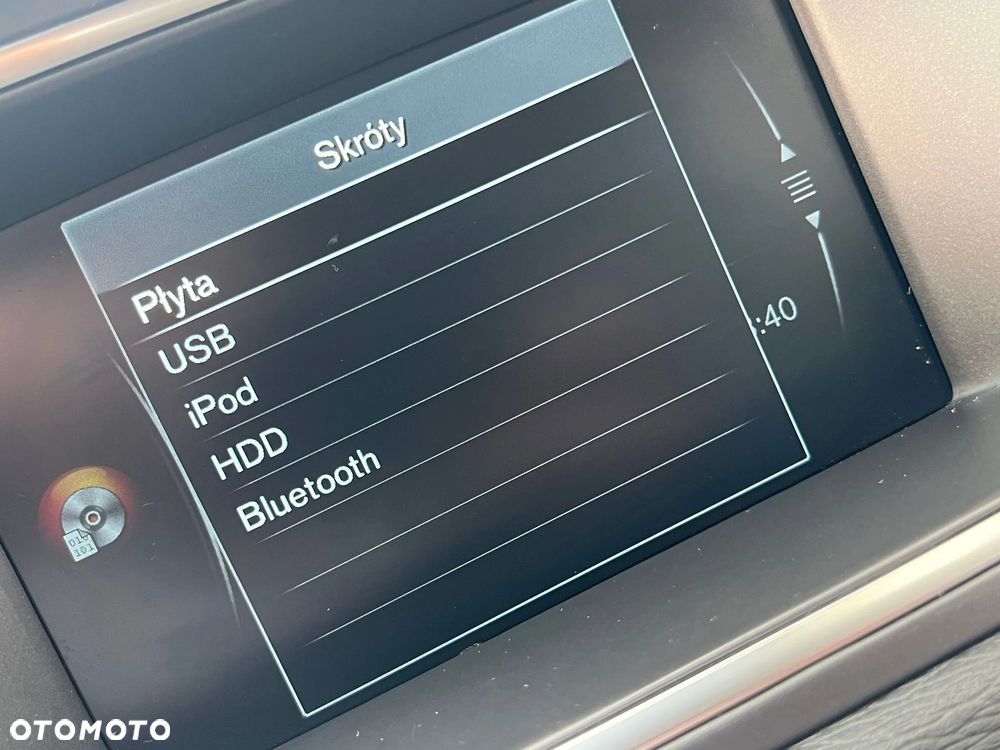 Volvo V40 Cross Country - 15