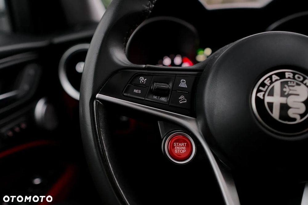 Alfa Romeo Stelvio - 24