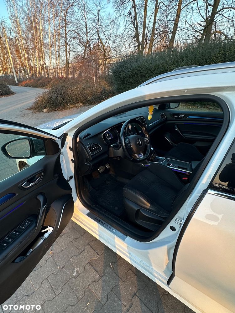 Renault Megane ENERGY TCe 205 EDC GT - 14