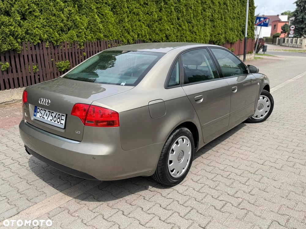 Audi A4 Limousine - 4