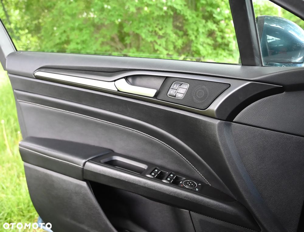 Ford Fusion 2.0 EcoBoost Titanium - 37