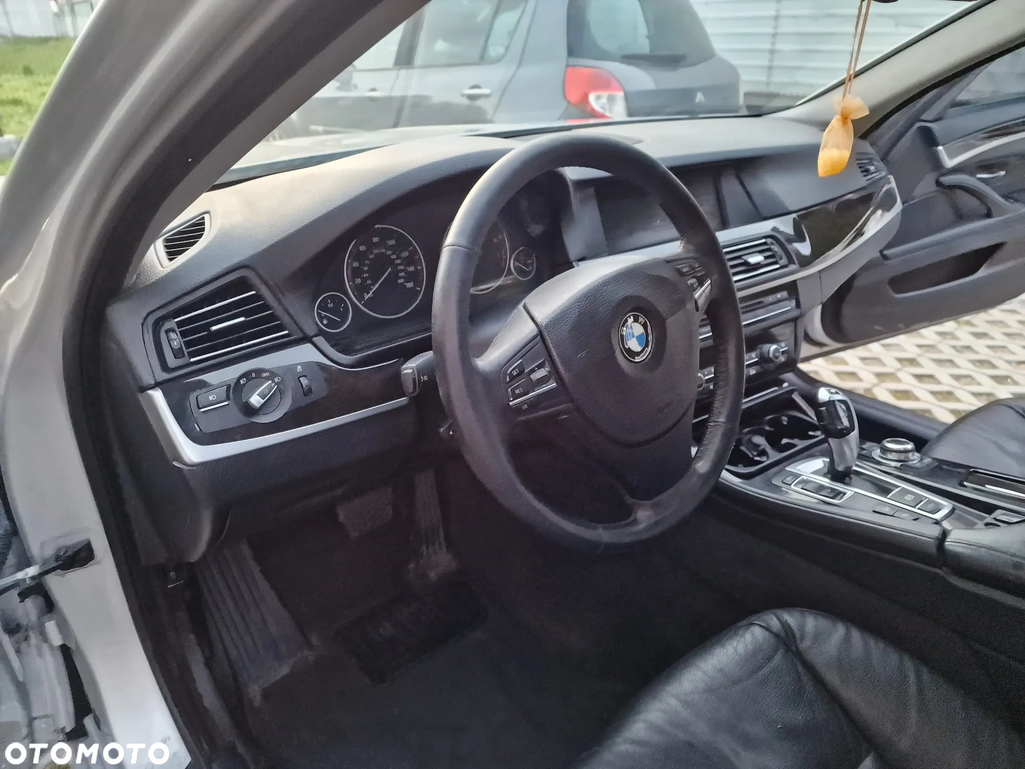BMW Seria 5 535i xDrive - 9