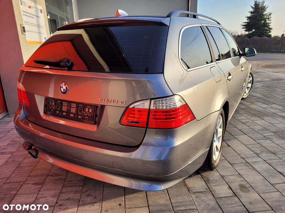 BMW Seria 5 520d - 14