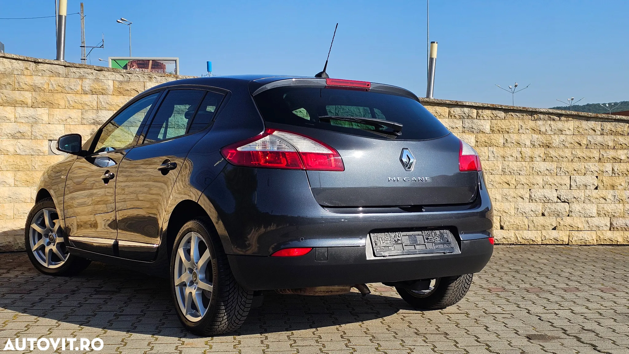 Renault Megane ENERGY TCe 130 EDC BOSE EDITION - 3