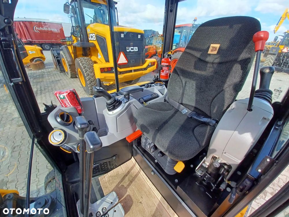 JCB 35Z-1 - 11