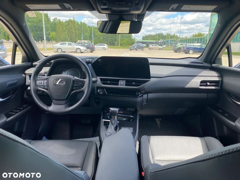 Lexus UX - 5