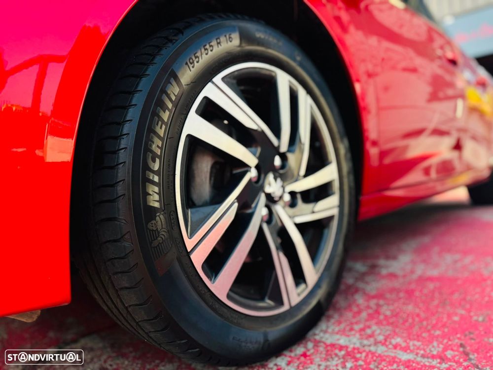 Peugeot 208 1.2 PureTech Allure Pack EAT8 - 9