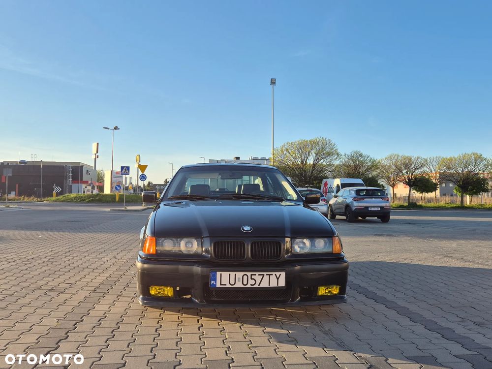 BMW Seria 3 320i - 3