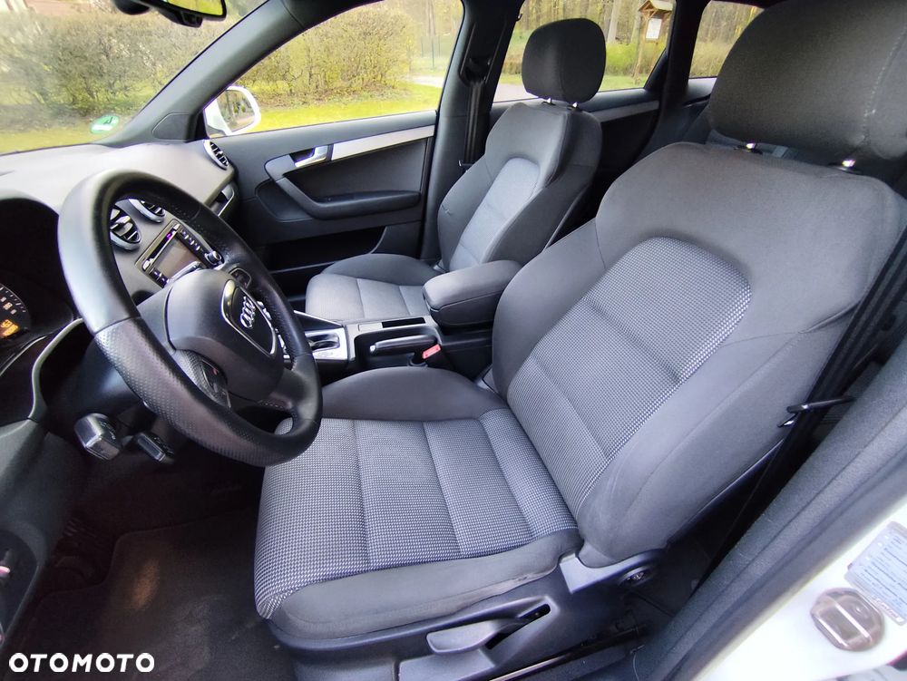 Audi A3 Sportback 2.0 TDI DPF S tronic Ambiente - 27