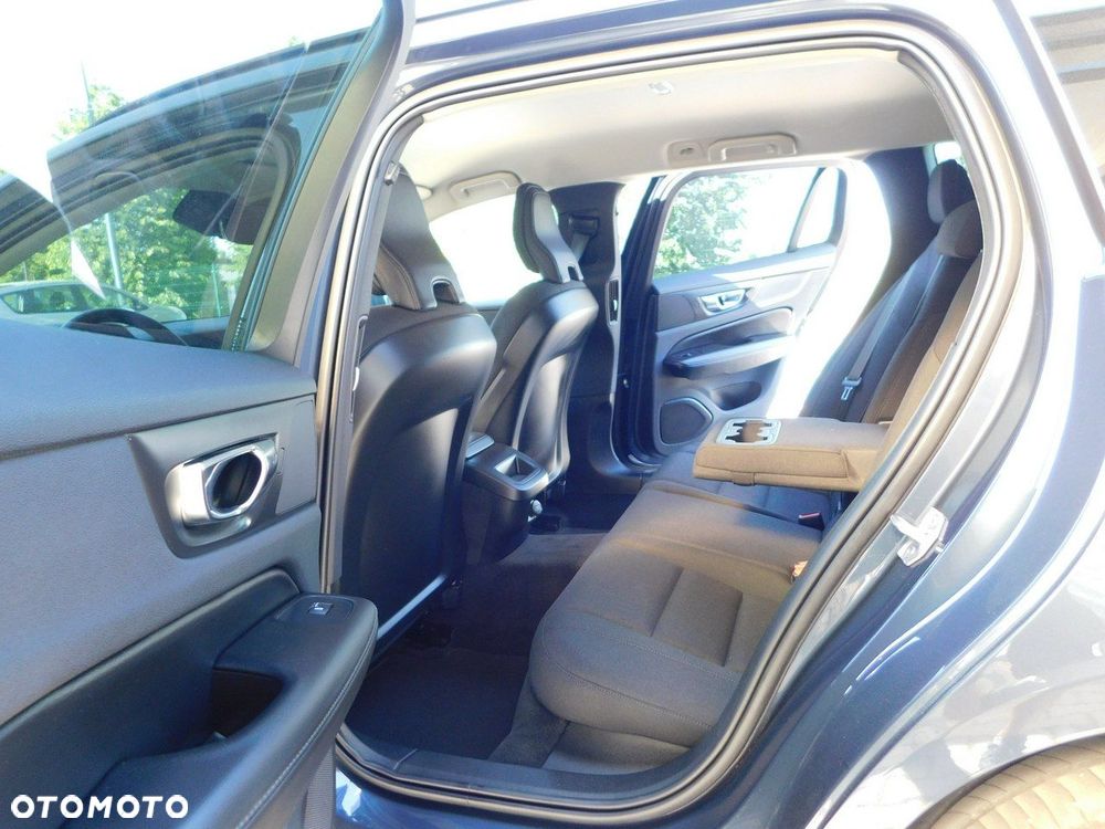 Volvo V60 B3 B Essential - 10