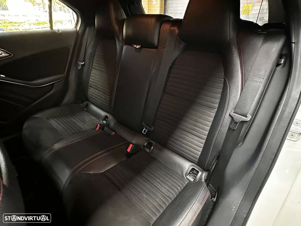 Mercedes-Benz A 180 — fotografia 23