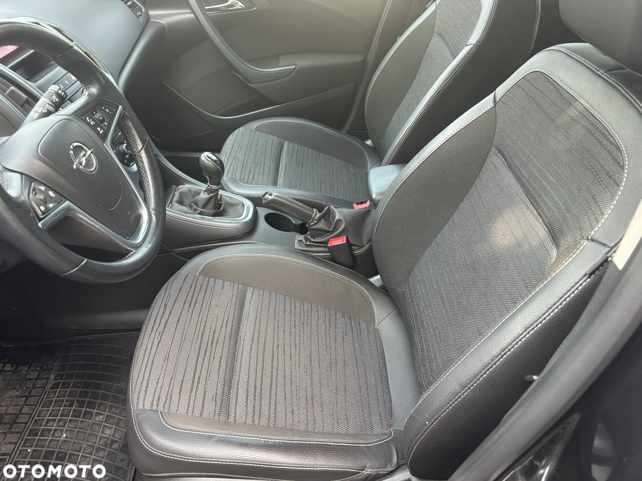 Opel Astra IV 1.4 T Cosmo - 11