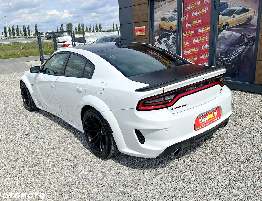 Dodge Charger 6.4 Scat Pack Widebody - 4