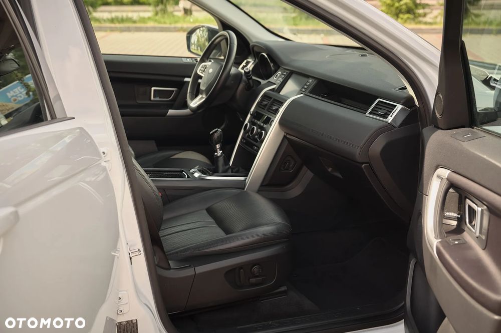 Land Rover Discovery Sport 2.0 eD4 HSE Luxury - 28
