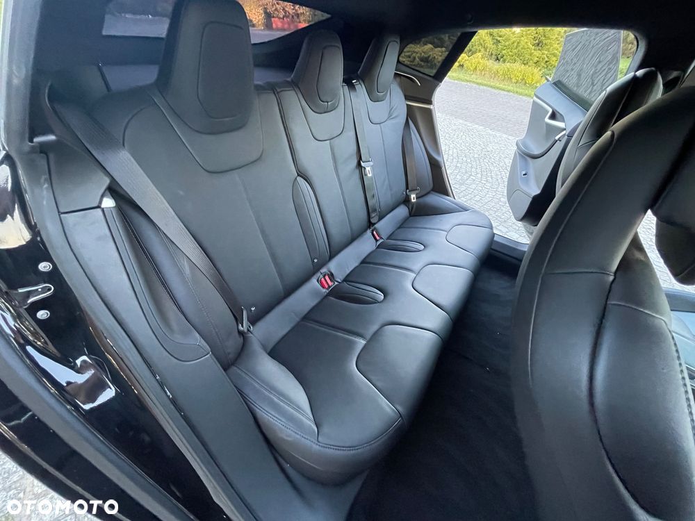 Tesla Model S - 20